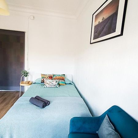 By Paseo De Gracia Rooms Barcelona Bagian luar foto