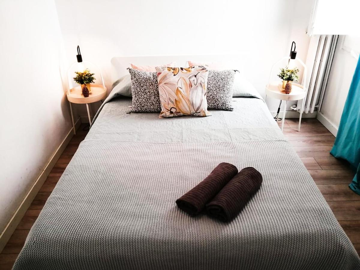 By Paseo De Gracia Rooms Barcelona Bagian luar foto